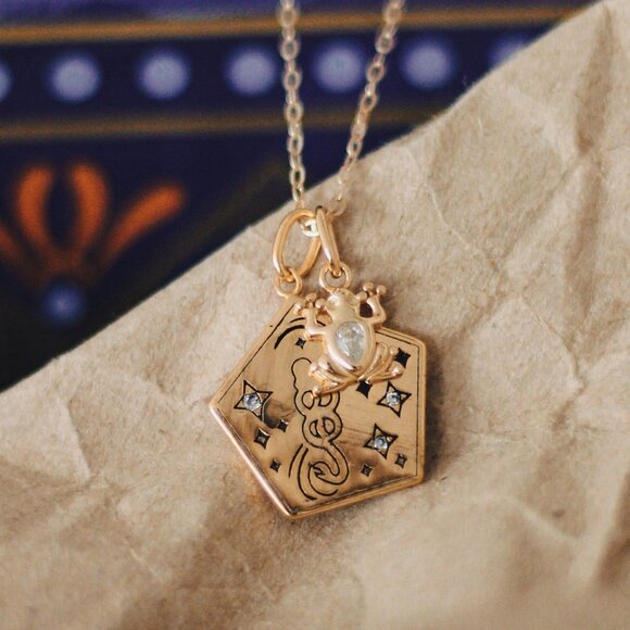 Harry Potter Chocolate Frog Card necklace, 925 Sterling Silver Charmed Aroma - Picture 4 of 5